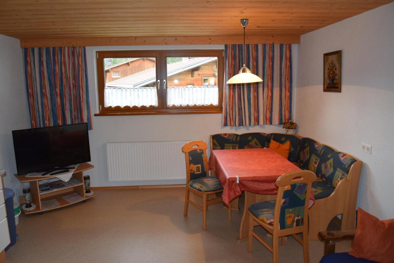 Ferienwohnung Gapp Elbigenalp Exterior photo